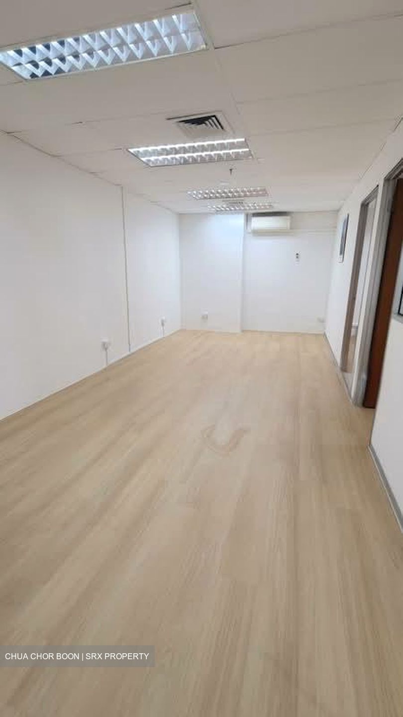 International Plaza (D2), Office #594027981
